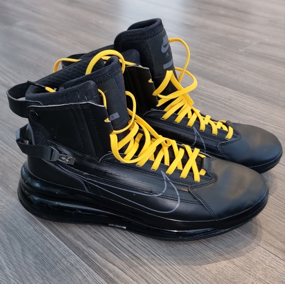 Nike Air Max 720 Saturn - Picture 2 of 5